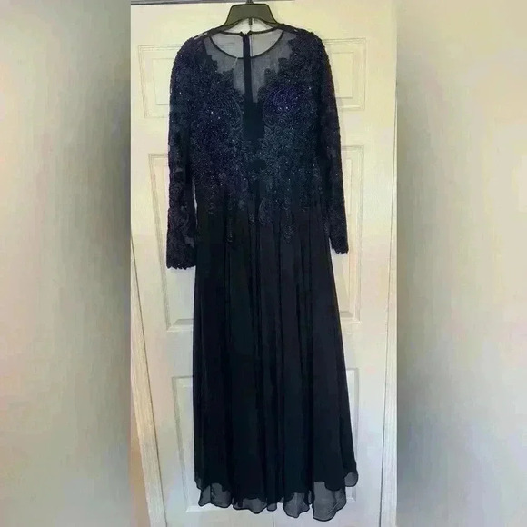 MAC DUGGAL Beaded Applique Illusion High Neck Gown Size 12 NWT Style 20385 - Picture 4 of 9